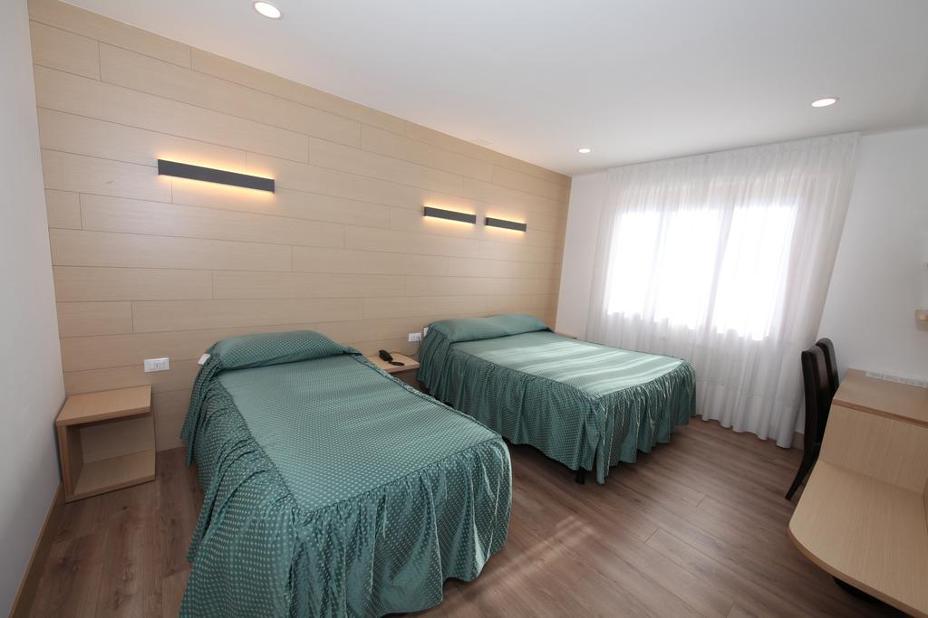 Al Benvenuto Hotel & Restaurant 톨메쪼 외부 사진